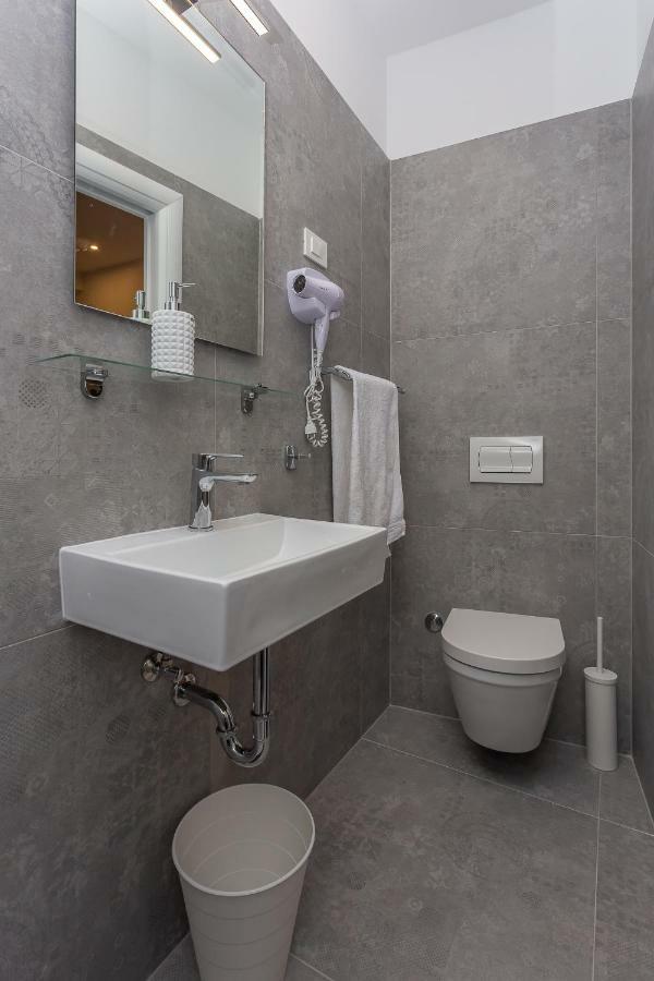 Xboutique Rooms Marinac Шибеник Экстерьер фото